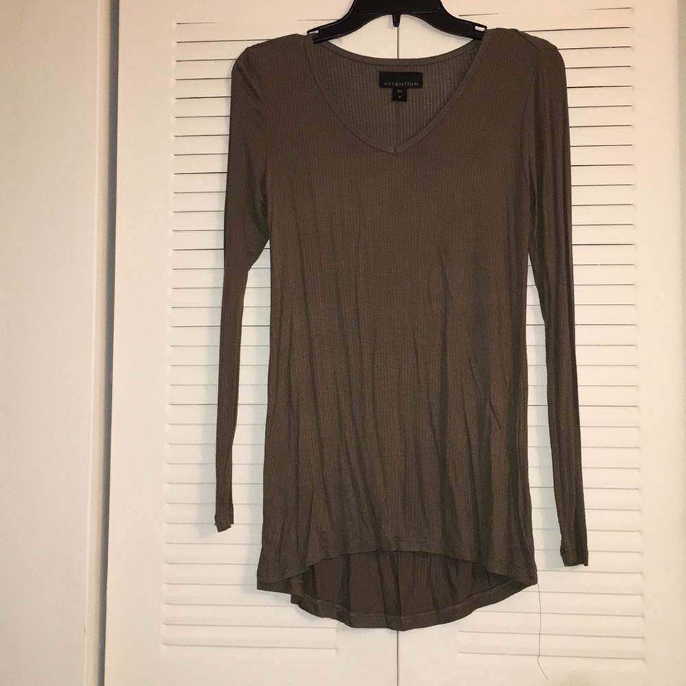 🔥Sale🔥..nice t top ..NWOT